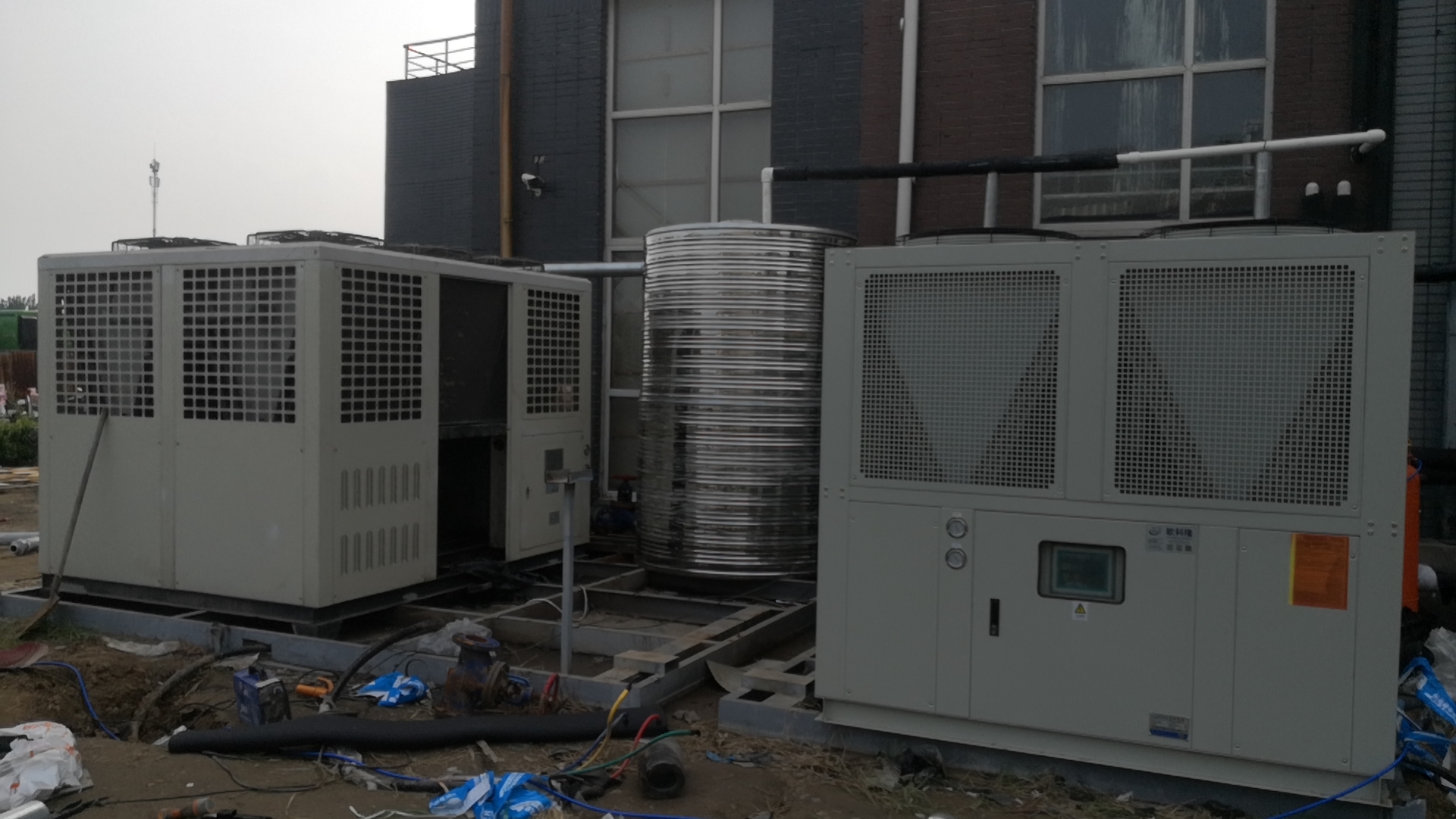 北京某上市公司重復(fù)采購風(fēng)冷螺桿式冷水機(jī)